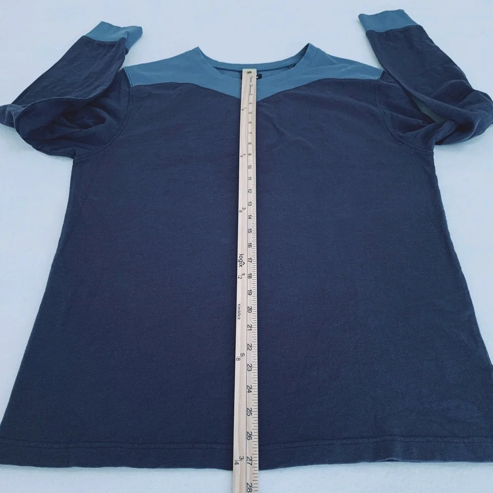 J. Peterman Long Sleeve T-Shirt Men L Blue Two-Tone V-Yoke Crew Neck 100% Cotton